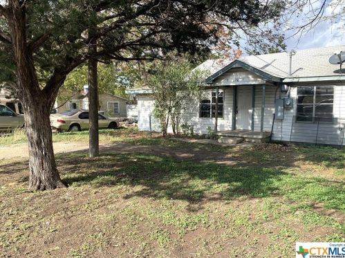 206 Avenue, Copperas Cove, TX 76522-2157