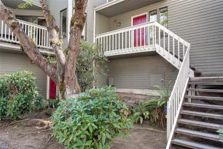 10121 124th Pl, Kirkland, WA 98034-2806