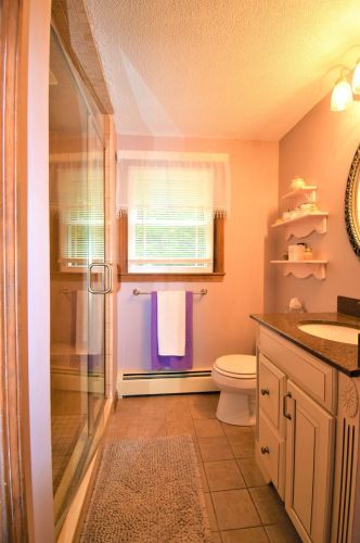 1 San Antonio Dr, Fremont NH  03044-8204 exterior