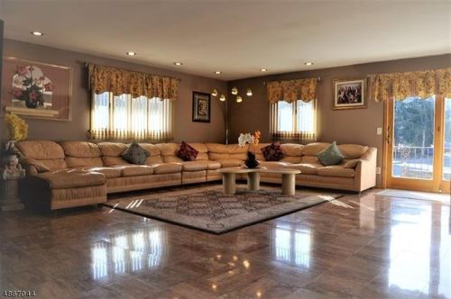 120 Allen St, Netcong, NJ 07857-1227