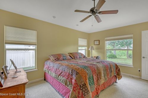 105 Keystone Dr, Sebastian FL  32958-6935 exterior