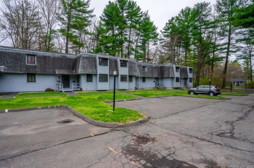 38 Northampton Ln, Plainville, CT 06062-1232