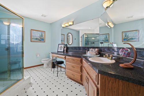 624 Bradford Way, Chenequa, WI 53029-2503