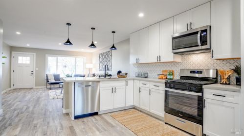 5058 Parkhurst Dr, Santa Rosa CA  95409-3258 exterior