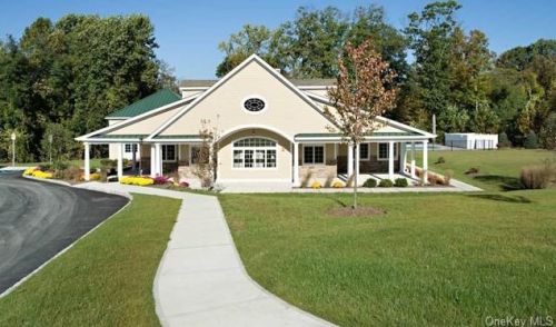 260 Hudson View Ter, Hyde Park, NY 12538-3548