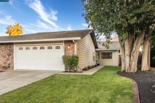 63 Serene Ct, Danville, CA 94526-3039