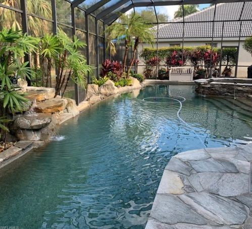 1619 Manchester Ct, Naples FL  34109-0430 exterior