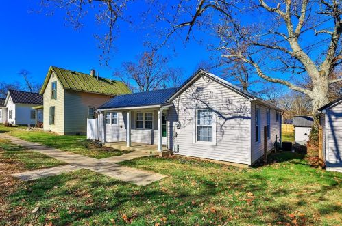 607 Baldwin St, Blanchester, OH 45107-1003