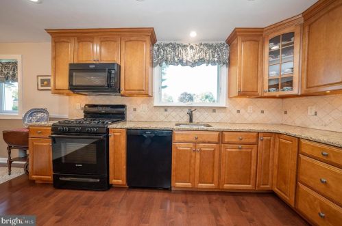 296 Waverly Rd, Southampton PA  18966-3353 exterior