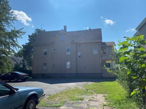 117 Dawes St, Springfield MA 01109-3042 exterior