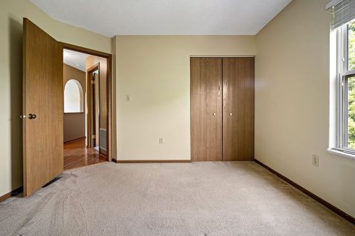 1704 Timberglen Dr, Imperial PA  15126-9248 exterior