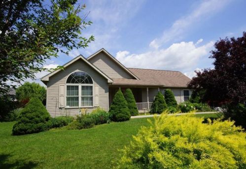 803 8th Ave, Parkesburg, PA 19365-1353