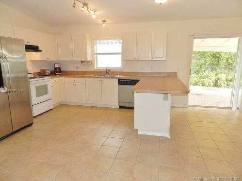 1311 Almay St, Key Largo, FL 33037-4101