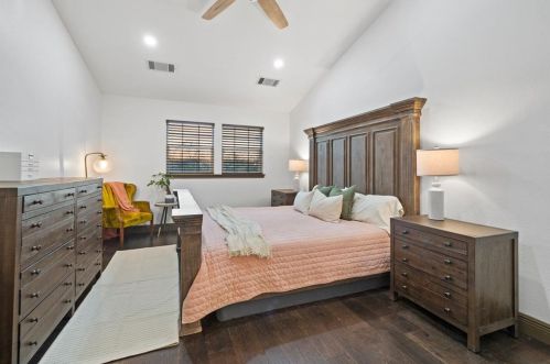 302 Deepwood Dr, Georgetown TX 78628-8305 exterior