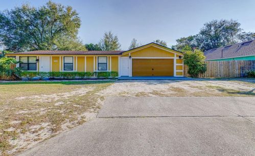 5914 Rosette St, Orlando, FL 32835-2044