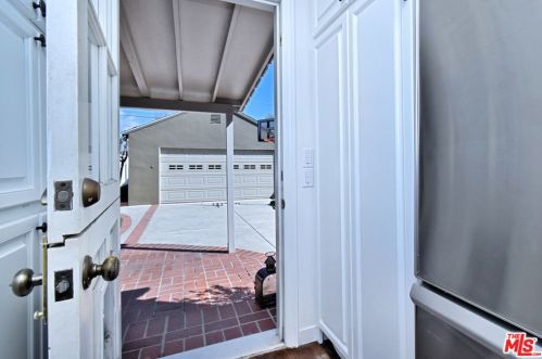 4934 Cartwright Ave, North Hollywood CA  91601-4023 exterior