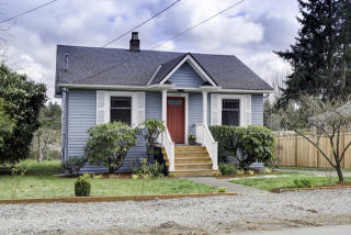 11550 Fremont Ave, Seattle, WA 98133-8233