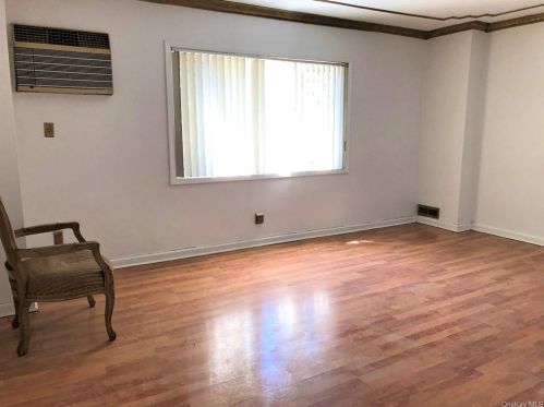 1574 Paulding Ave, Bronx, NY 10462-3166