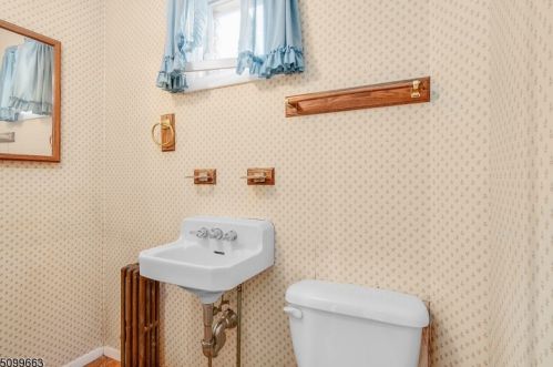 23 Stanford Pl, Montclair NJ  07042-5009 exterior