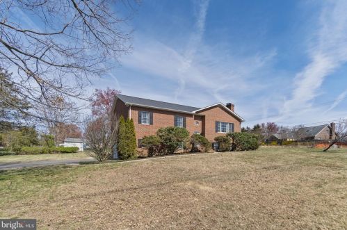 1047 Ficklen Rd, Fredericksburg, VA 22405-2101