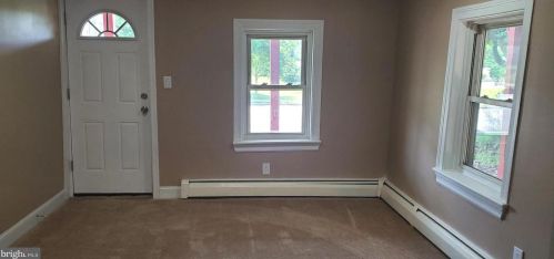 265 Maple Ave, Harleysville PA  19438-1742 exterior