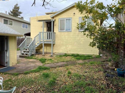 3015 Dakota St, Oakland CA 94602-3801 exterior