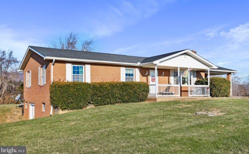 125 Racey Ln, Strasburg, VA 22657-3450