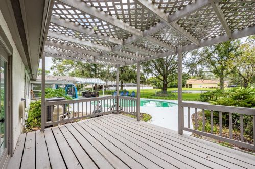 2406 Sunset Ln, Lutz FL  33549-8209 exterior