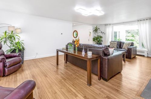 171 Woodchuck Rd, Stamford CT  06903-3605 exterior