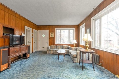 82-29 167th St, Jamaica, NY 11432-1232