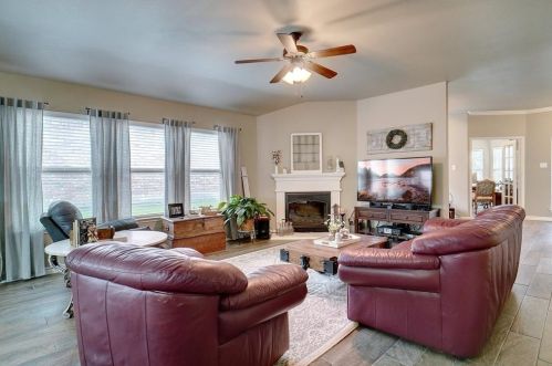 8713 Vista Royale Dr, Fort Worth TX  76108-7946 exterior