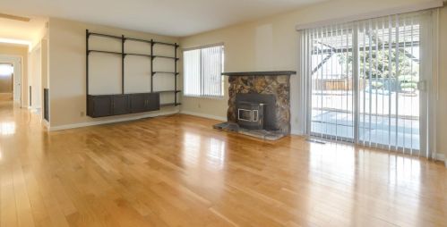 121 Marks Dr, Hollister CA  95023-6319 exterior