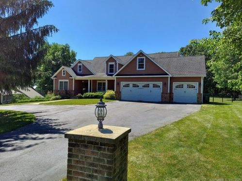 351 Matthews St, Bristol CT  06010-3400 exterior