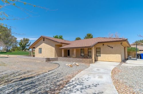 14988 Blue Grass Dr, Helendale CA  92342-7727 exterior