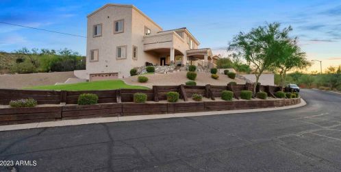 1725 Camino Del Santo, Phoenix, AZ 85022-5030