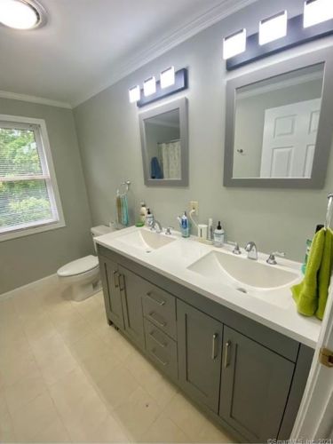 53 Harvard Ct, Middletown CT  06457-4965 exterior