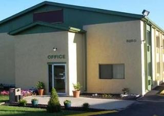 3350 University Ave, Waterloo IA  50701-2006 exterior