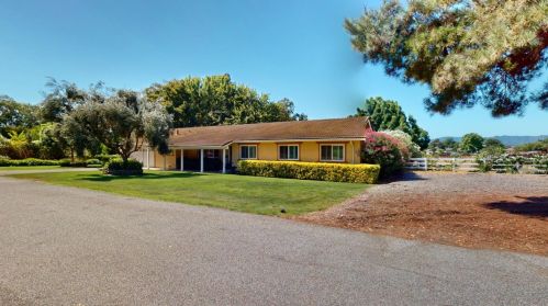 1229 Berlin Dr, San Martin, CA 95046-9638