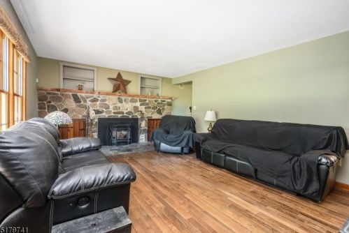 518 Route 31, East Amwell Township NJ  08551-1221 exterior