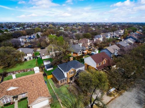 5221 Grand Mesa Dr, Fort Worth, TX 76137-3524