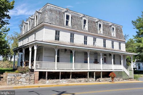 310 Main St, Edinburg VA  22824-9439 exterior