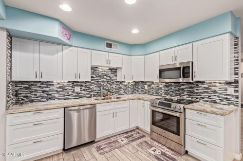 15268 52nd Dr, Glendale AZ  85306-4309 exterior