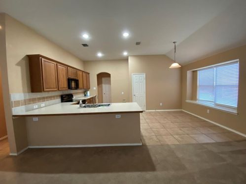 1112 Emerson Dr, Burleson TX  76028-7104 exterior