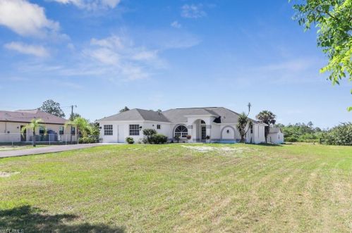 2840 39th Ave, Naples, FL 34120-1880