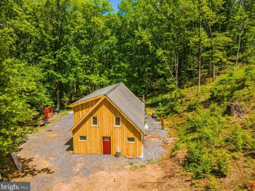220 Haymaker Rd, Hedgesville, WV 25427