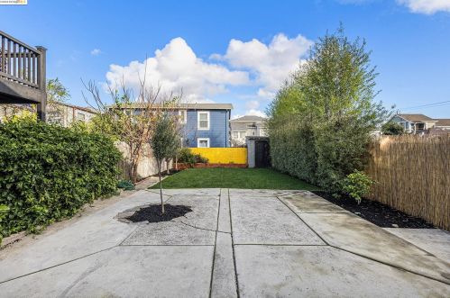 3026 Adeline St, Oakland CA 94608-4412 exterior