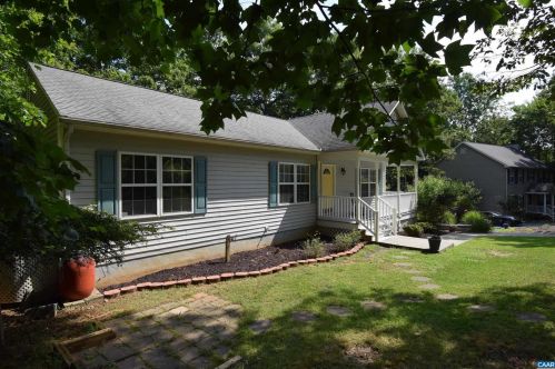 34 Woodlawn Dr, Bybee VA  22963-2732 exterior