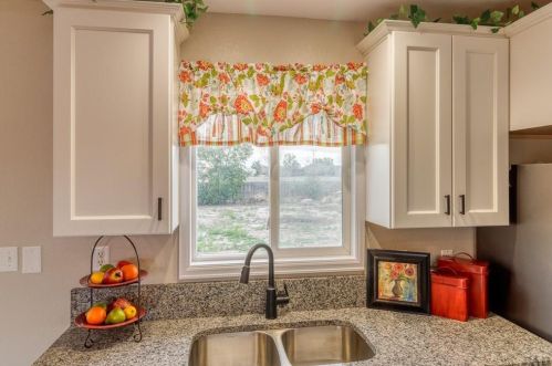 921 Cayuga Dr, Pueblo CO 81007-3130 exterior