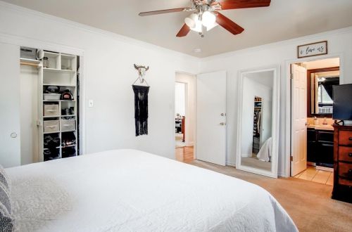 1090 Westward Dr, Hollister CA  95023-5717 exterior