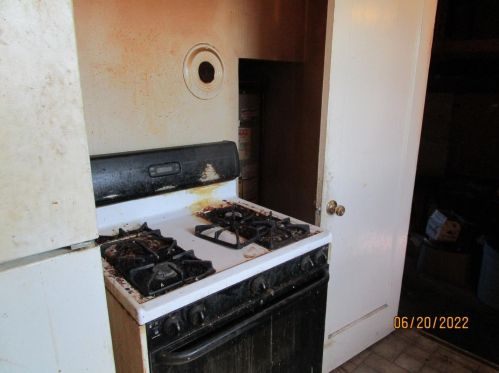 423 Hunter Ave, Oakland CA  94603-2135 exterior